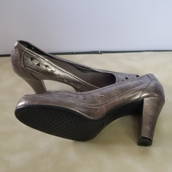 A2 Aerosol Heels - Picture 3 of 5